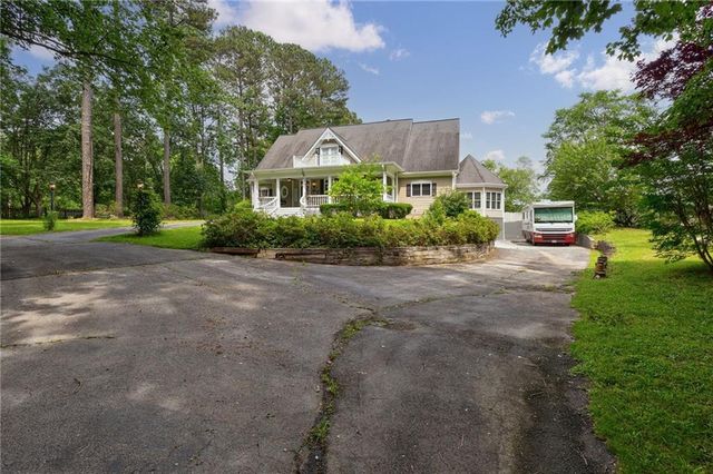 625 W LAKE Drive, Oxford, GA 30054