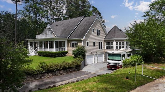 625 W LAKE Drive, Oxford, GA 30054