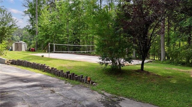 625 W LAKE Drive, Oxford, GA 30054