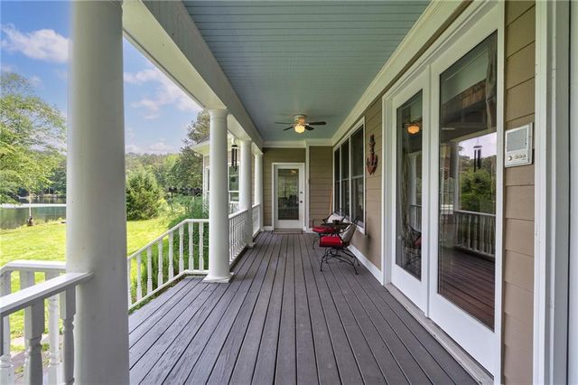 625 W LAKE Drive, Oxford, GA 30054