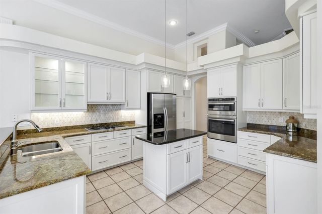 2022 EL DORADO PARKWAY W, Cape Coral, FL 33914