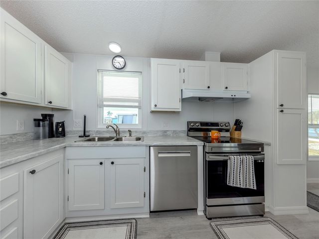 270 CAPTAINS COURT, North Port, FL 34287