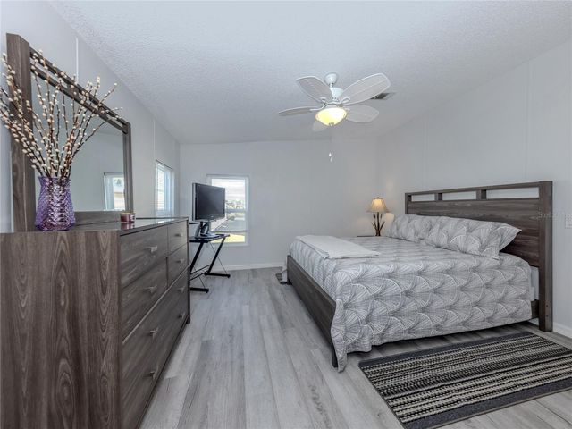 270 CAPTAINS COURT, North Port, FL 34287