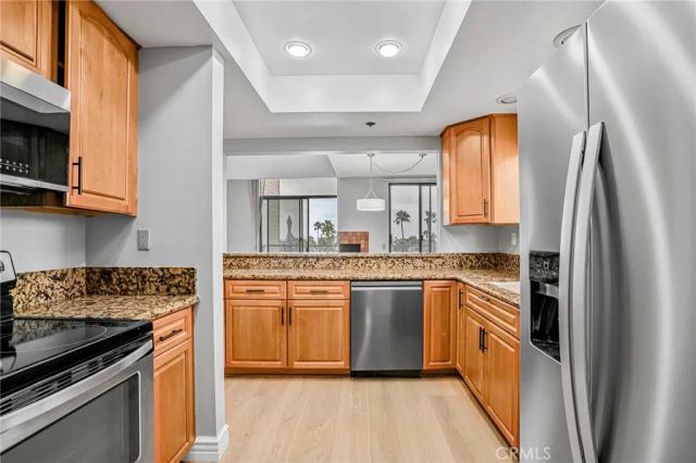 140 The Village 407, Redondo Beach, CA 90277