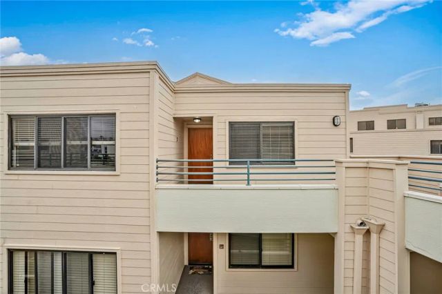 140 The Village 407, Redondo Beach, CA 90277