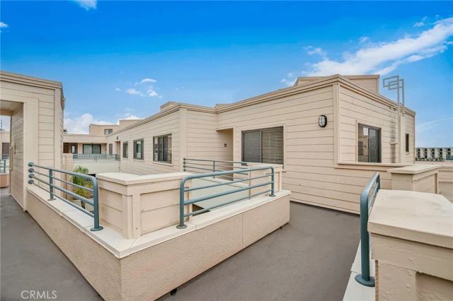 140 The Village 407, Redondo Beach, CA 90277