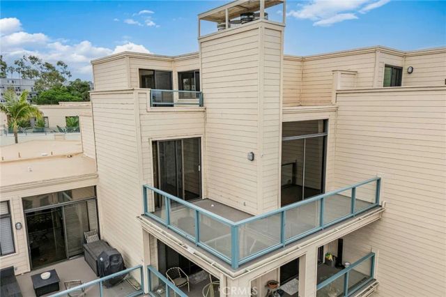 140 The Village 407, Redondo Beach, CA 90277