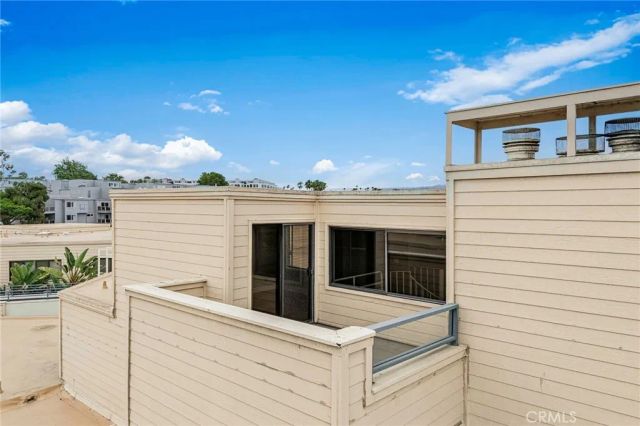 140 The Village 407, Redondo Beach, CA 90277