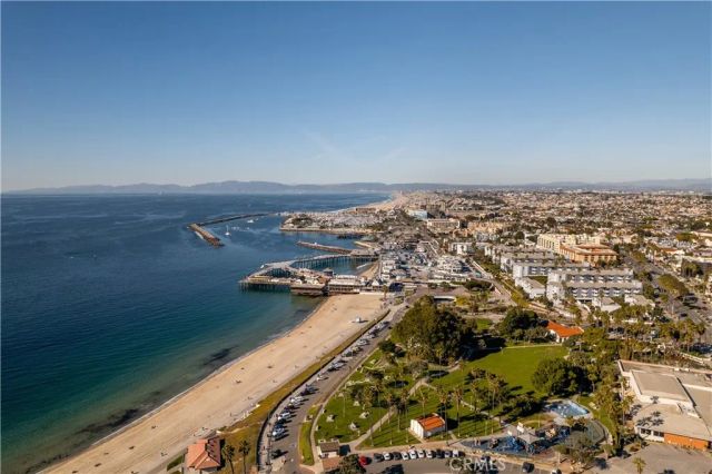 140 The Village 407, Redondo Beach, CA 90277