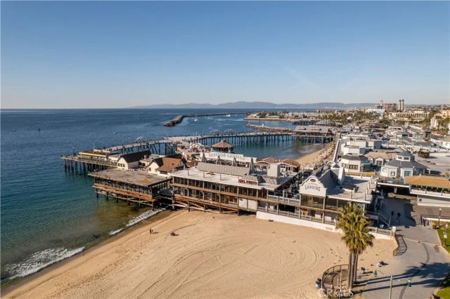 140 The Village 407, Redondo Beach, CA 90277