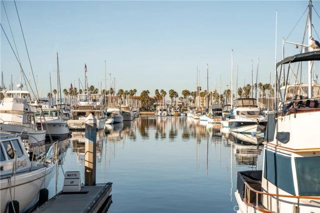 140 The Village 407, Redondo Beach, CA 90277