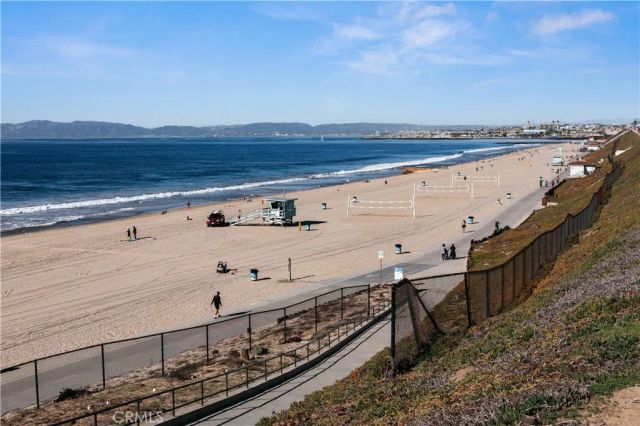 140 The Village 407, Redondo Beach, CA 90277