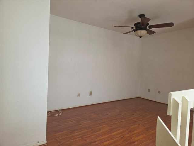 2425 Holly Hall Street B37, Houston, TX 77054