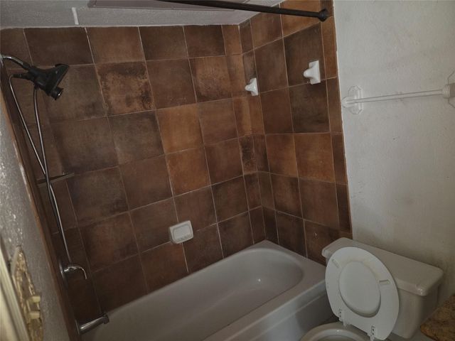 2425 Holly Hall Street B37, Houston, TX 77054