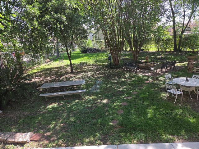 2425 Holly Hall Street B37, Houston, TX 77054