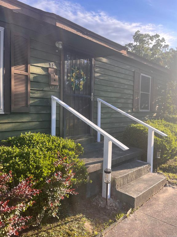 14 S Richard Drive, Pine Bluff, AR 71602