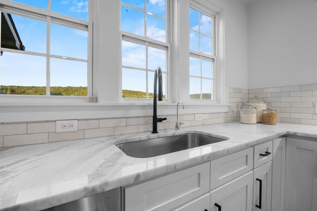 250 Spinnaker Drive, Jasper, TN 37347