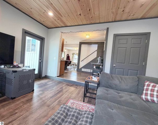 824 Cotey, Cadillac, MI 49601