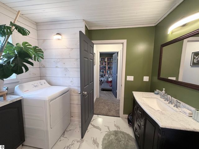 824 Cotey, Cadillac, MI 49601