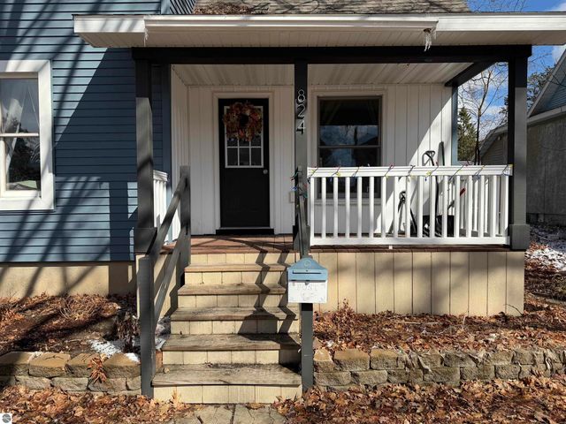 824 Cotey, Cadillac, MI 49601