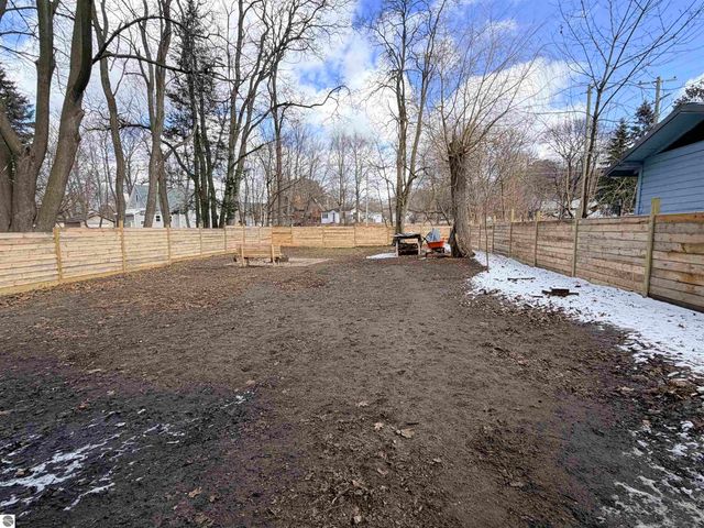 824 Cotey, Cadillac, MI 49601