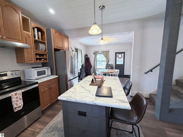 824 Cotey, Cadillac, MI 49601