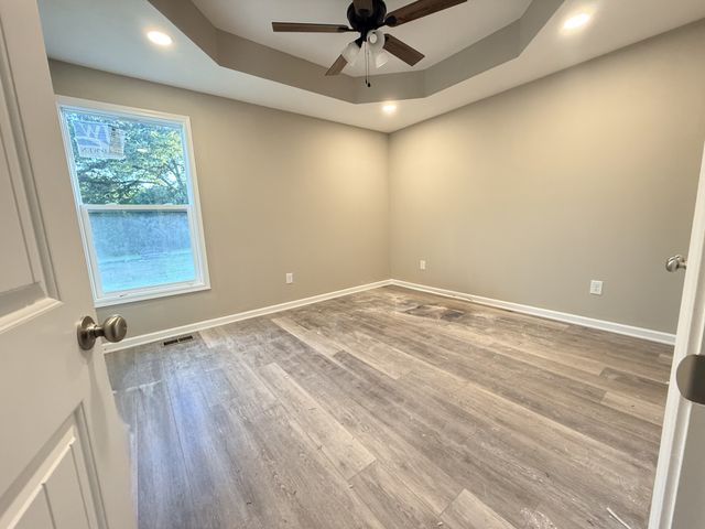 103 Hummingbird Dr, Tullahoma, TN 37388
