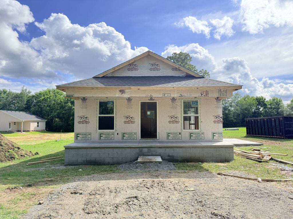 103 Hummingbird Dr, Tullahoma, TN 37388