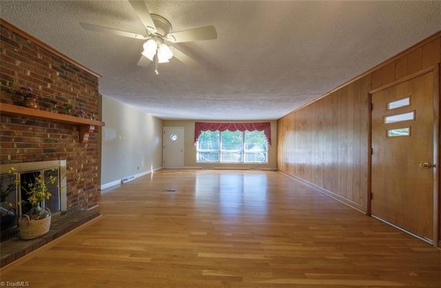 221 Westwood Avenue, Thomasville, NC 27360