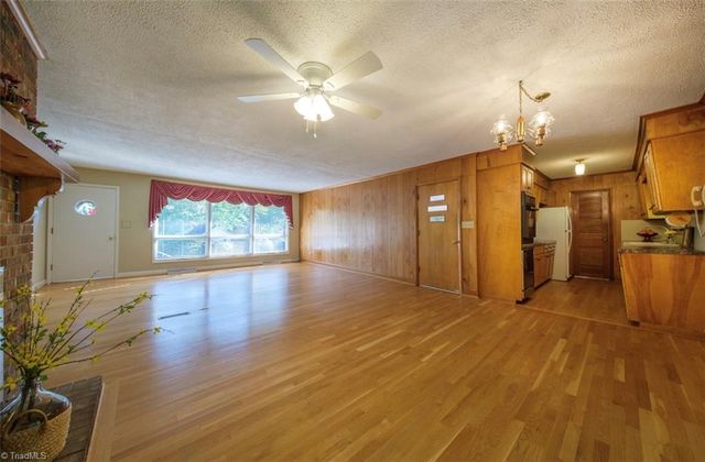 221 Westwood Avenue, Thomasville, NC 27360