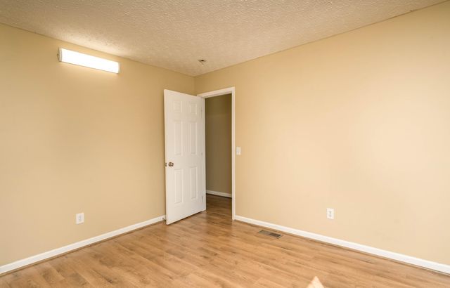 1016 Bella Dona Road, Lexington, KY 40515