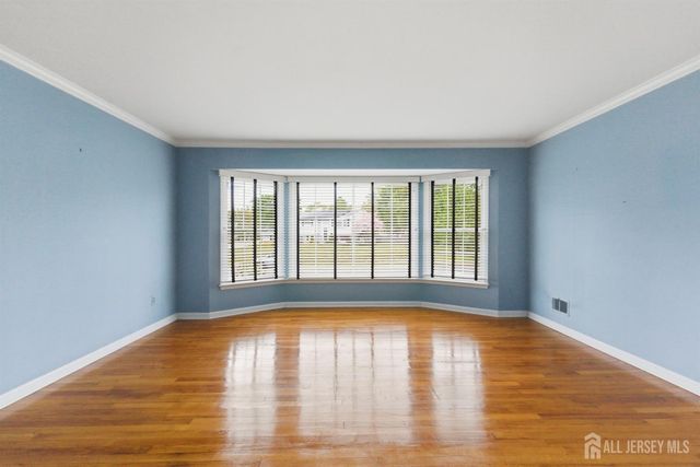 57 Mitchell Avenue, Piscataway, NJ 08854