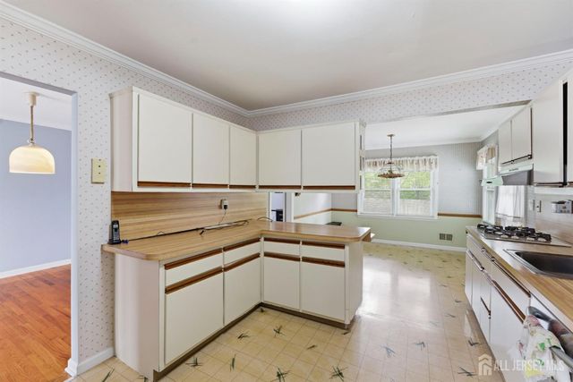 57 Mitchell Avenue, Piscataway, NJ 08854