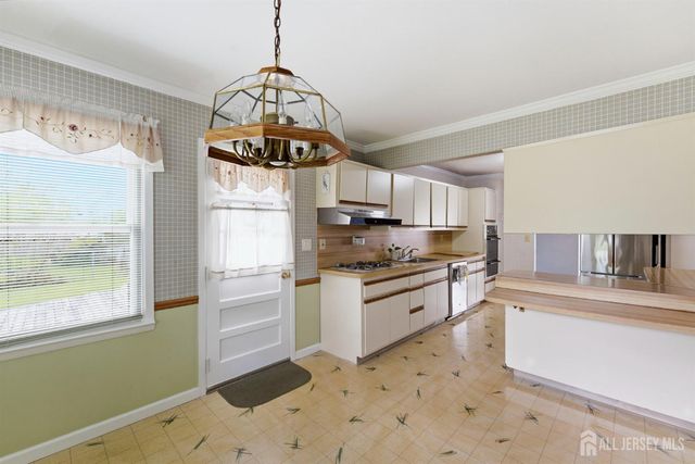 57 Mitchell Avenue, Piscataway, NJ 08854