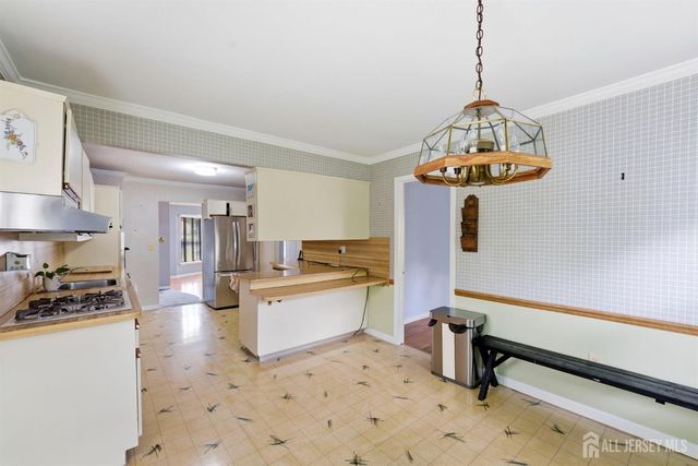 57 Mitchell Avenue, Piscataway, NJ 08854