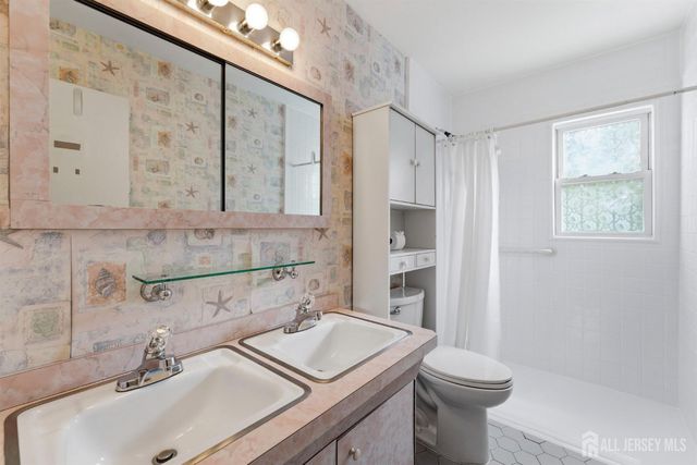 57 Mitchell Avenue, Piscataway, NJ 08854