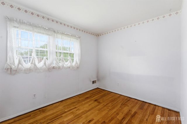 57 Mitchell Avenue, Piscataway, NJ 08854