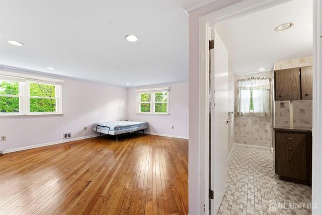 57 Mitchell Avenue, Piscataway, NJ 08854