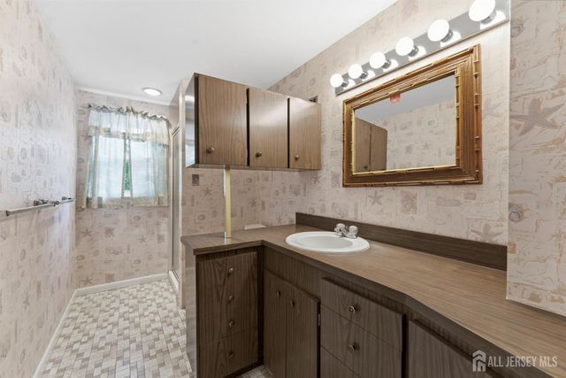 57 Mitchell Avenue, Piscataway, NJ 08854