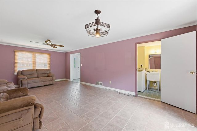 57 Mitchell Avenue, Piscataway, NJ 08854