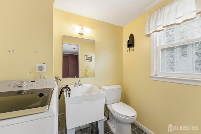 57 Mitchell Avenue, Piscataway, NJ 08854