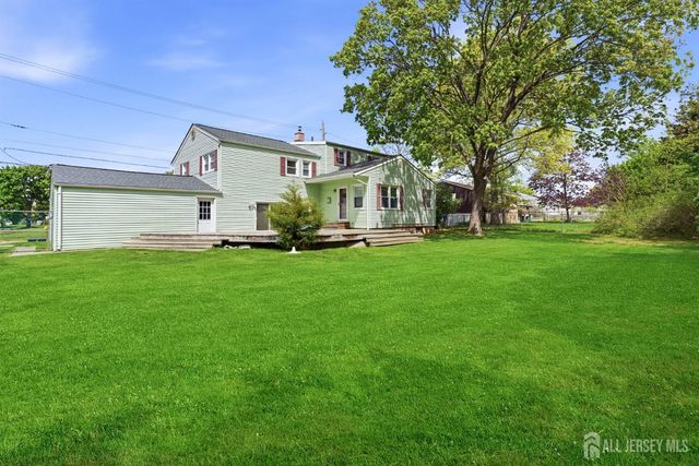 57 Mitchell Avenue, Piscataway, NJ 08854