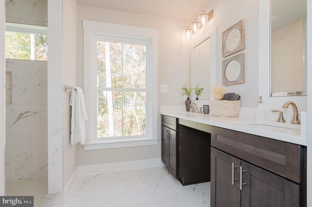 2036 WILLIAM AVE, Essex, MD 21221