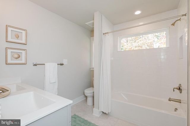 2036 WILLIAM AVE, Essex, MD 21221