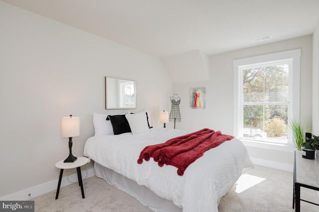 2036 WILLIAM AVE, Essex, MD 21221