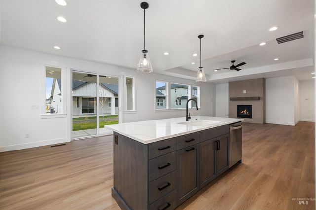 10520 W Shumard Dr, Star, ID 83669