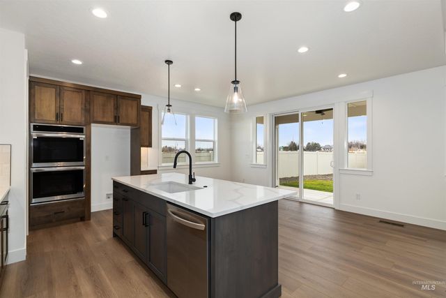 10520 W Shumard Dr, Star, ID 83669