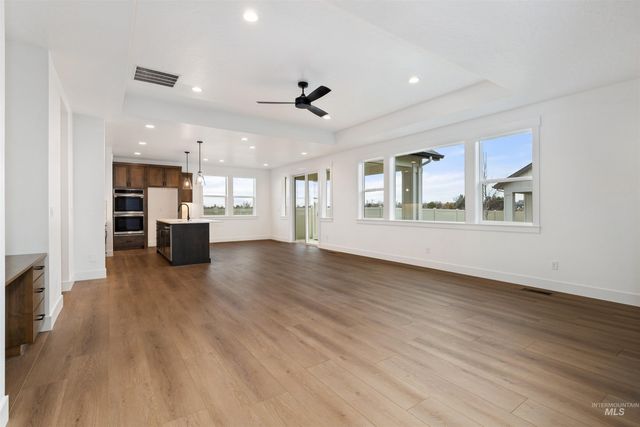 10520 W Shumard Dr, Star, ID 83669