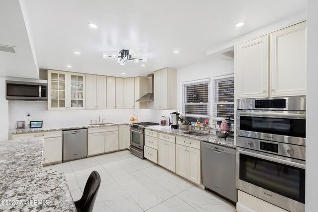 134 Shady Lane Drive, Lakewood, NJ 08701