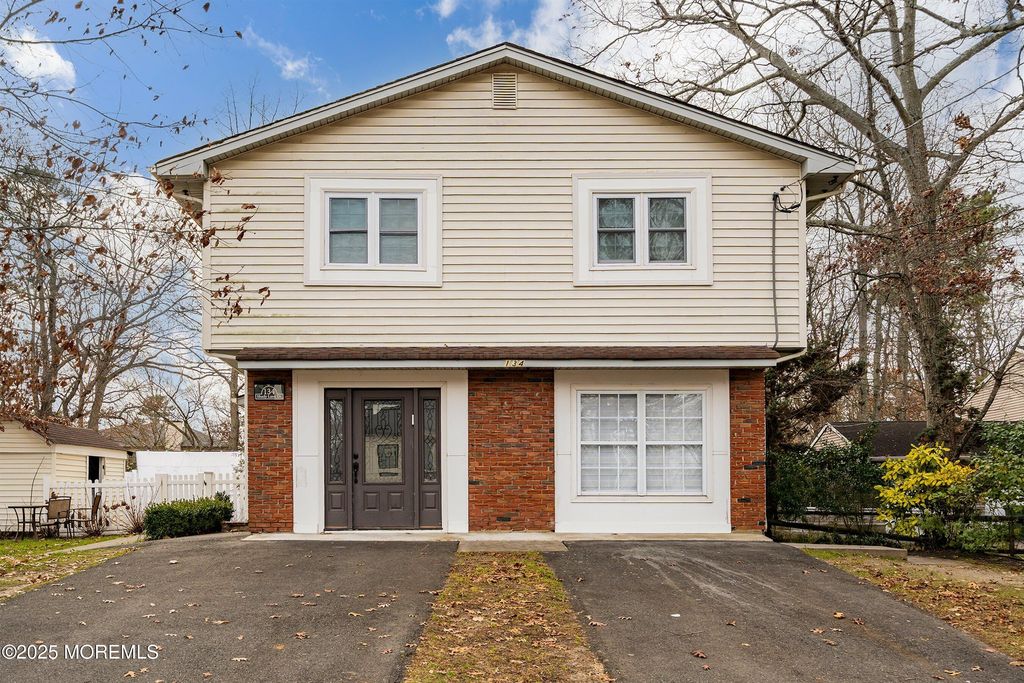 134 Shady Lane Drive, Lakewood, NJ 08701